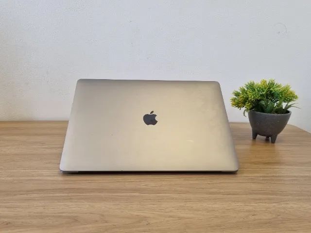 Apple Macbook Pro 2018 Touch Bar - Core i7 | 256GB SSD | 16GB DDR4