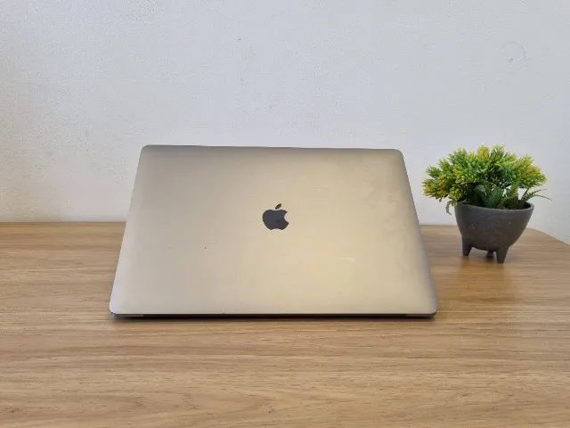 macbook pro touch bar 2018