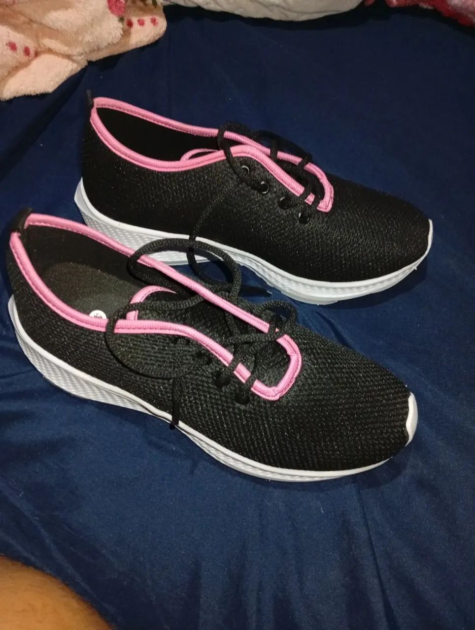 Vende-se Tênis feminino 