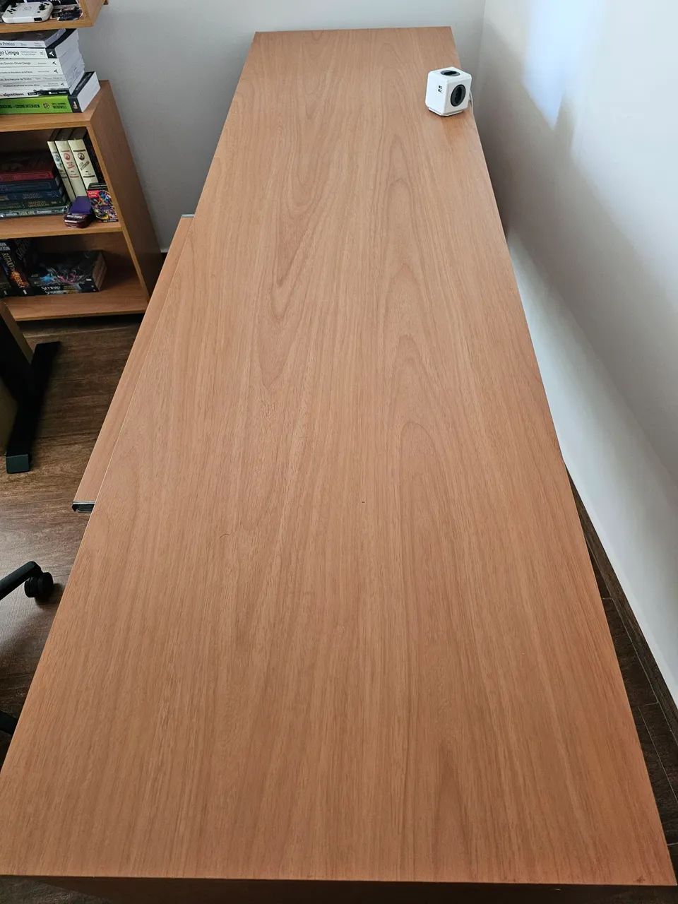 Mesa 200 x 60 com 4 gavetas - Foto 3