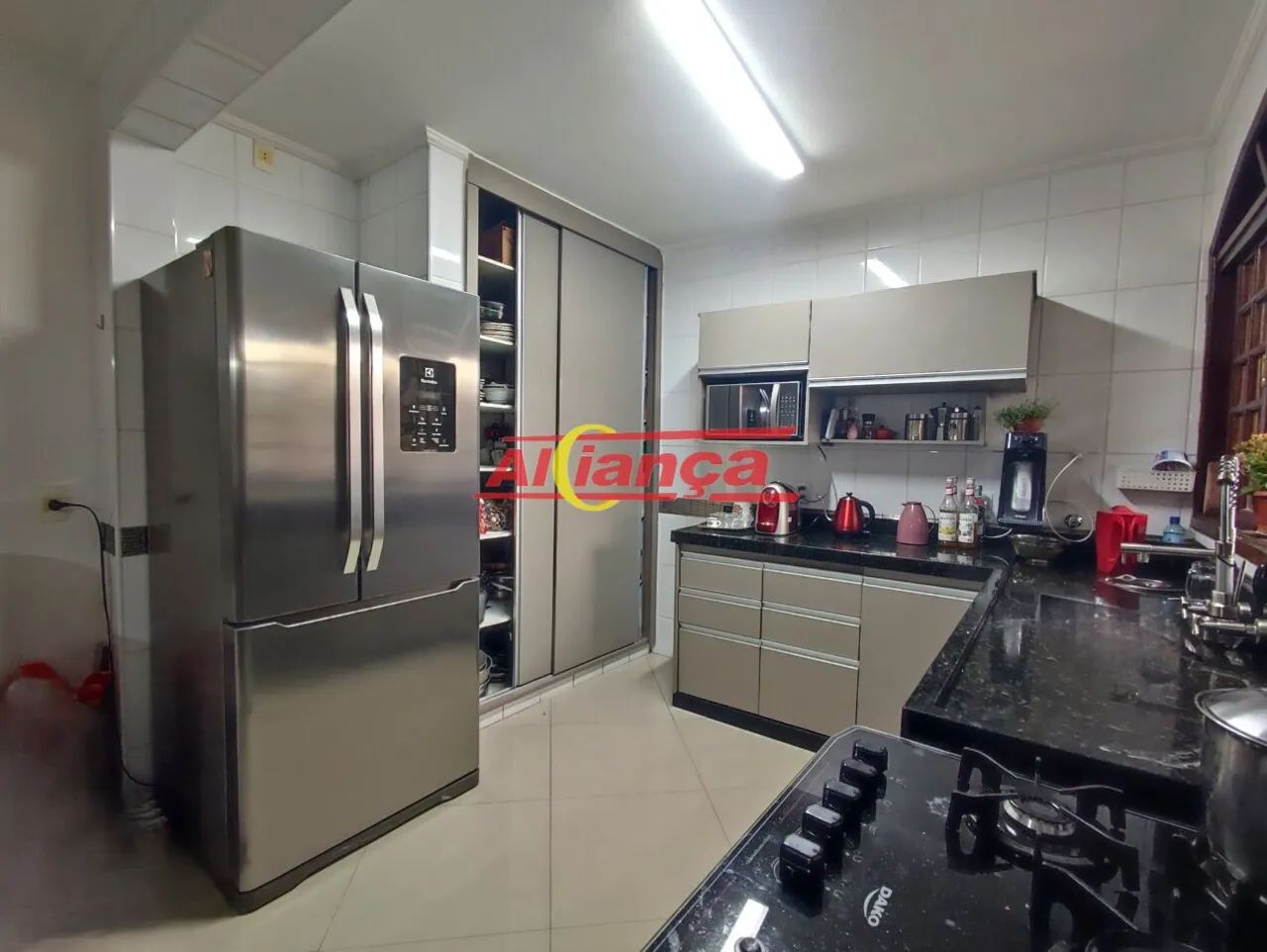 Casa Térrea 220m², com 3 quartos e 1 suíte à venda na Vila Augusta - Foto 2