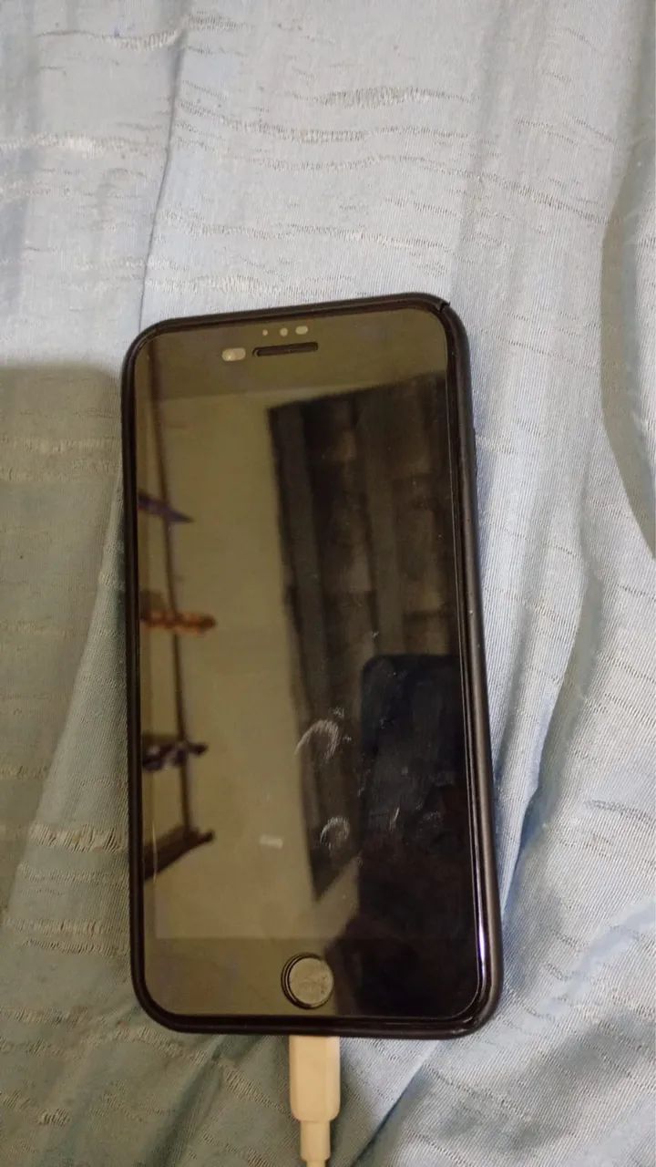 iphone 8 plus todo bom pegar e usar 64gb 100% bateria 
