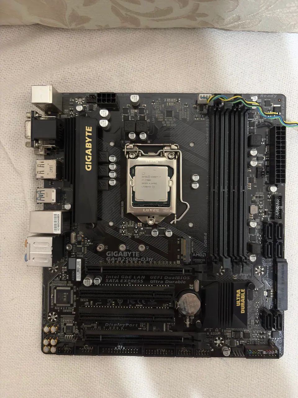 Kit Placa-Mãe Gigabyte + Processador i7 7700k  - Foto 4
