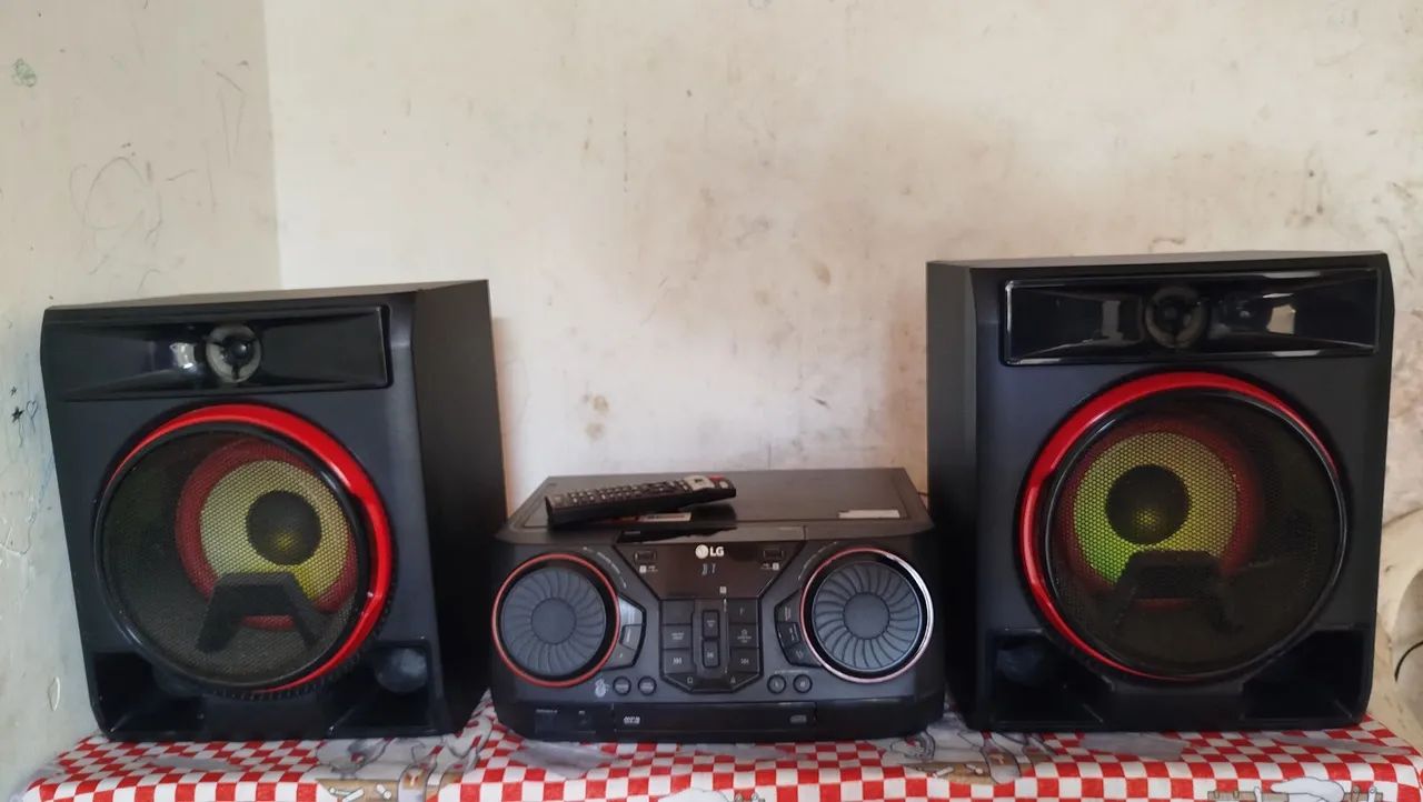 Som LG bluetooth semi nova pra vender. - Foto 2