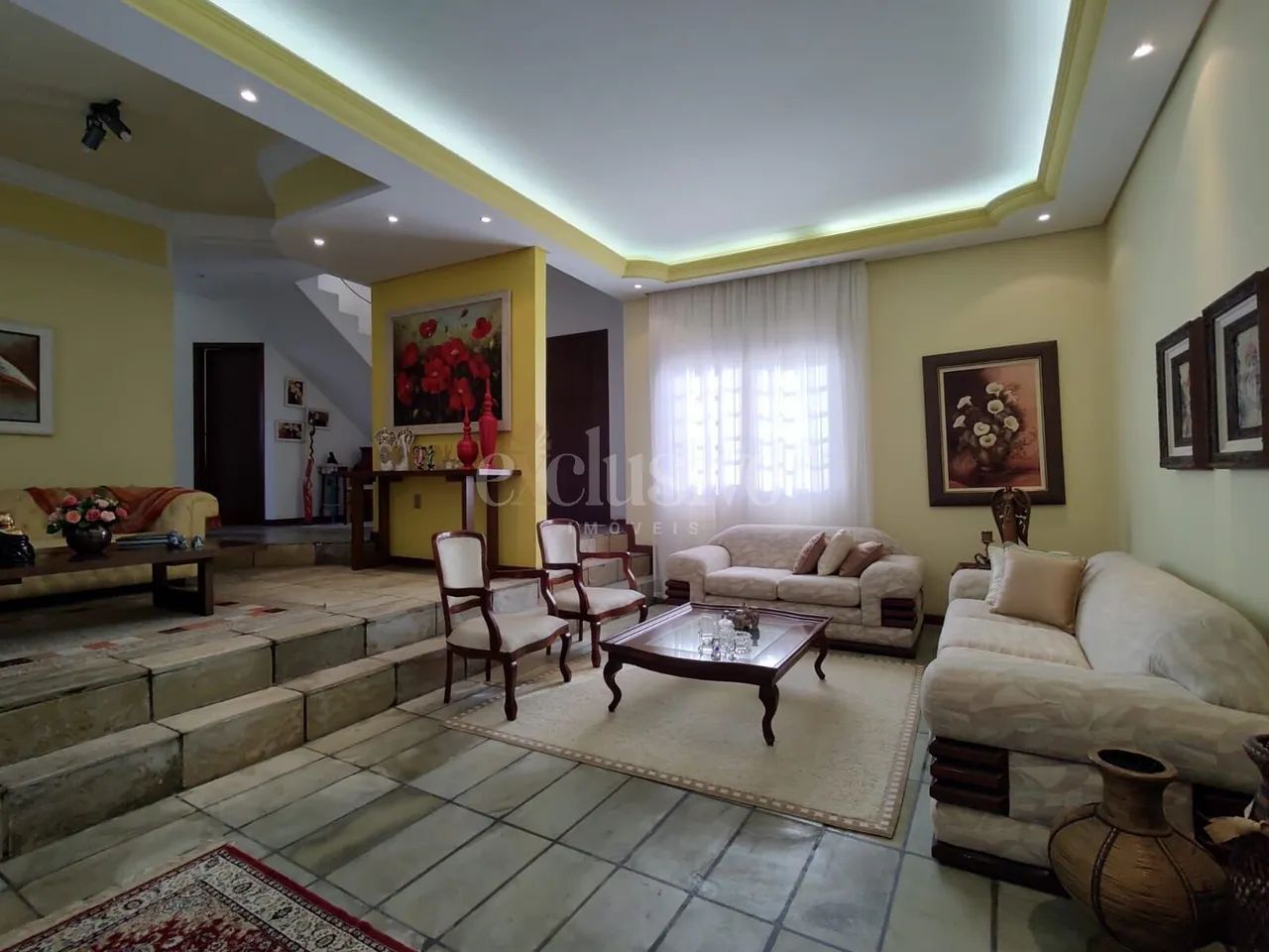 Linda Casa para venda de 4 dormitórios com piscina no Itaguaçu. - Foto 3