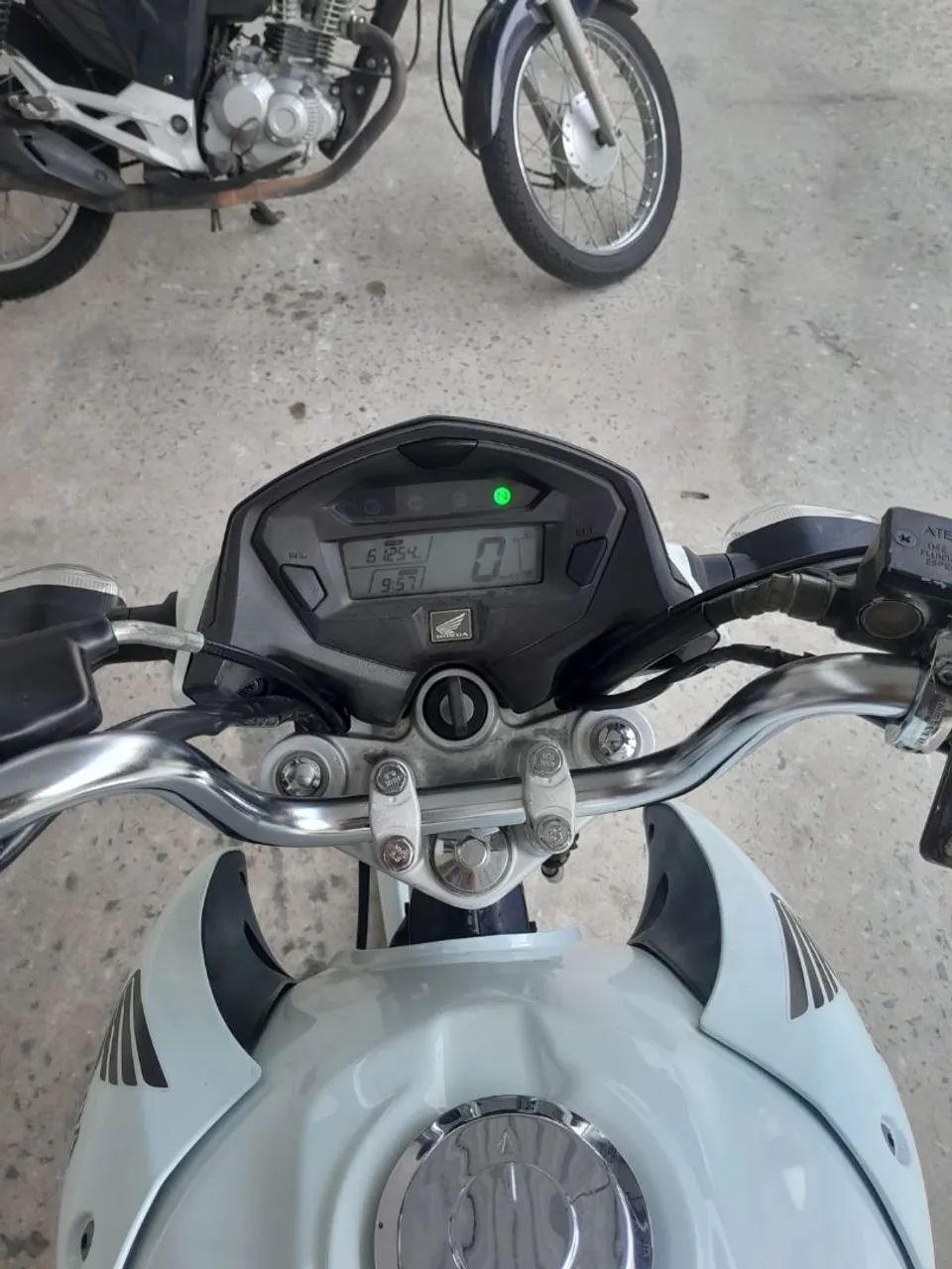 Titan  - Foto 4