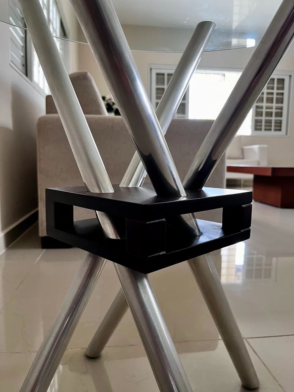 Mesa lateral Jacaúna 80 X 80 X 65cm - Em excelente estado! - Foto 5