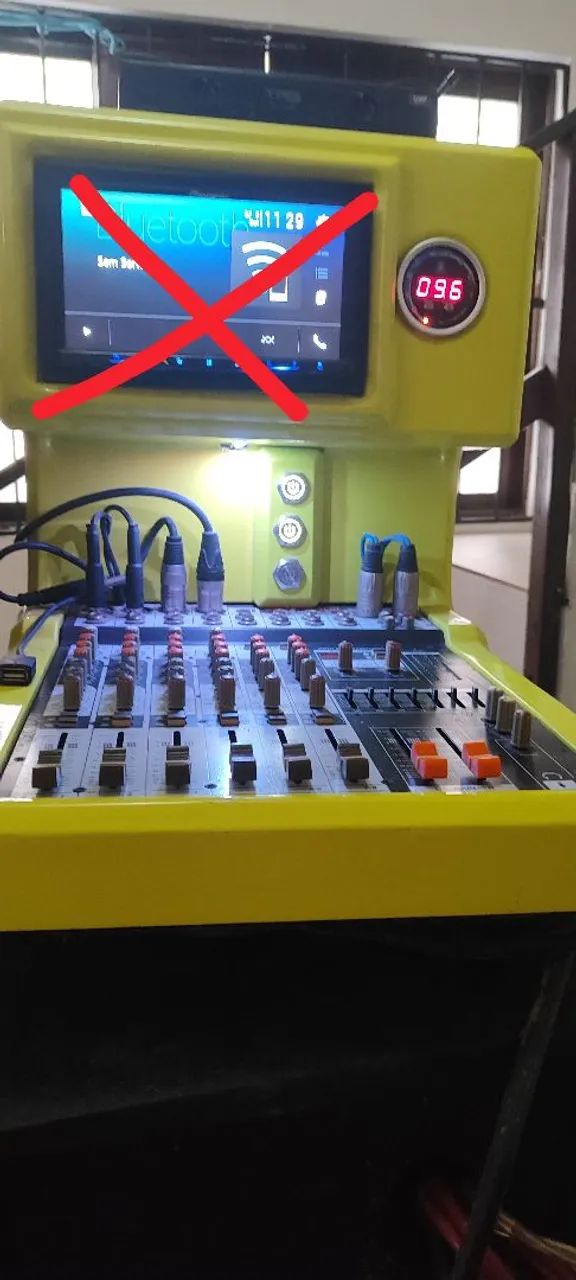Mesa de som soundcraft 8 canais usada com rack e mutcabo - Foto 4
