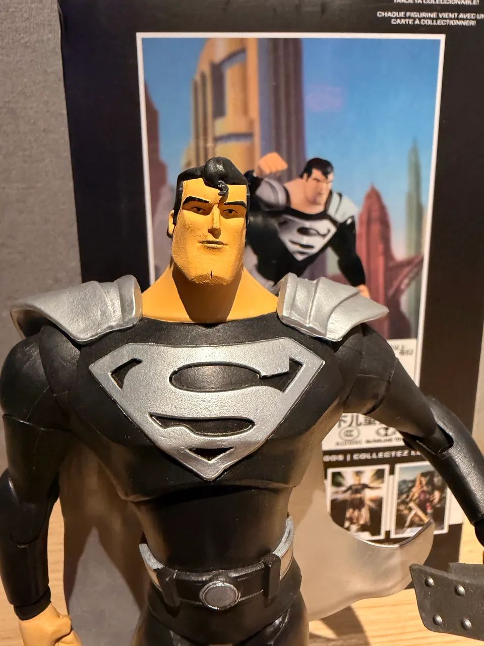 McFarlane- Superman (Black Suit)- Série Animada  - Foto 2