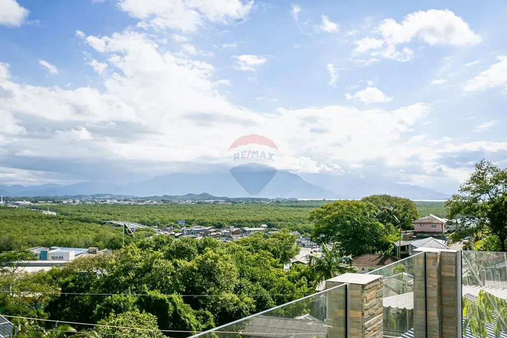 Oportunidade na Costeira do Pirajubaé | Casa com 3 dormitórios e amplo terreno por R$ 424. - Foto 3