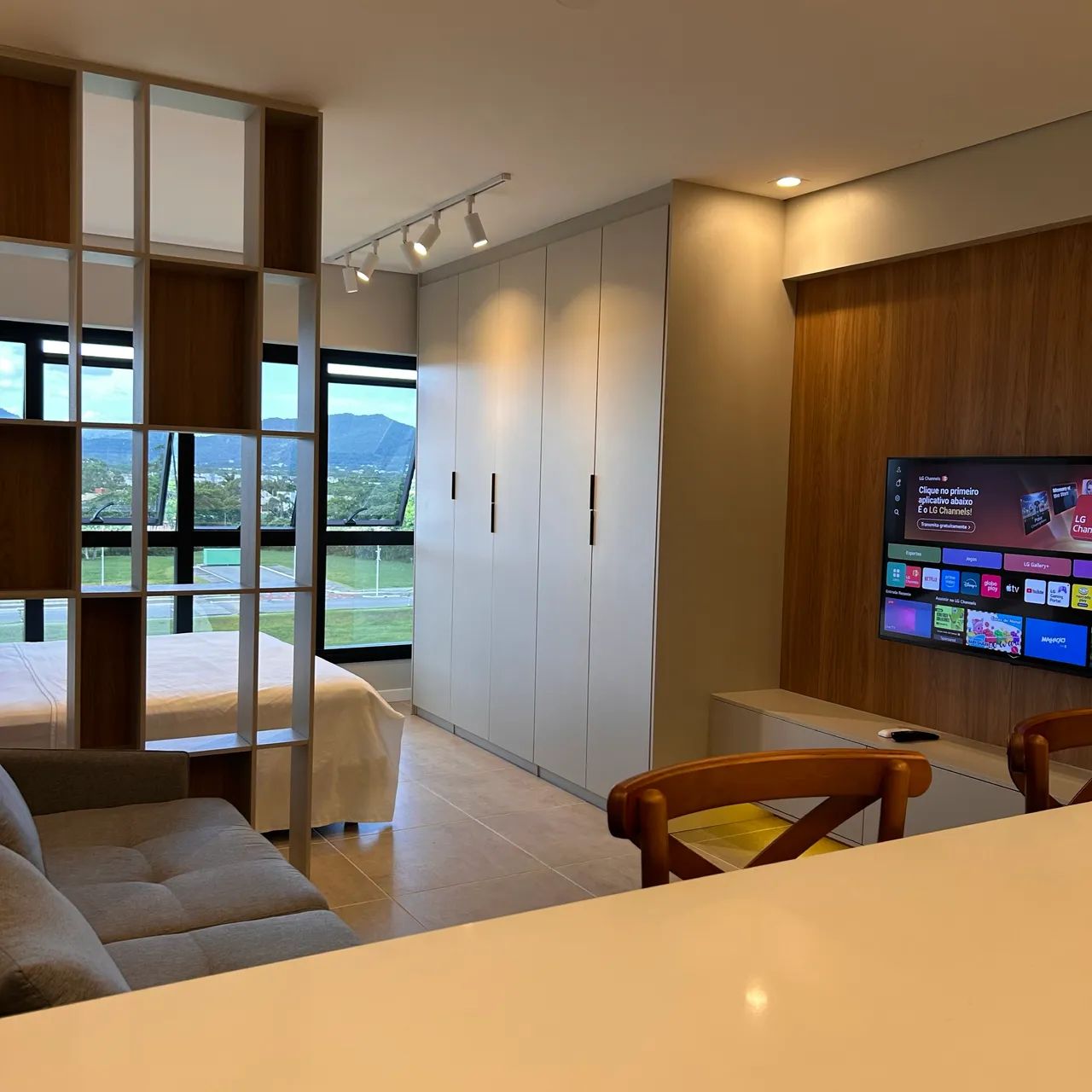 Studio sofisticado com piscina e próximo às praias - Foto 3