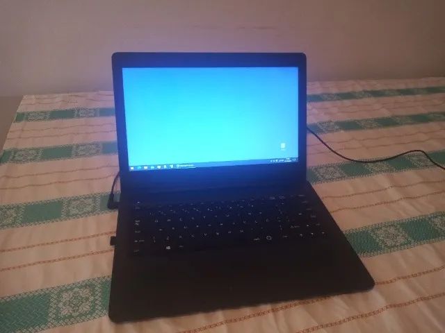 Notebook Positivo (uso simples ou retirada de peças)