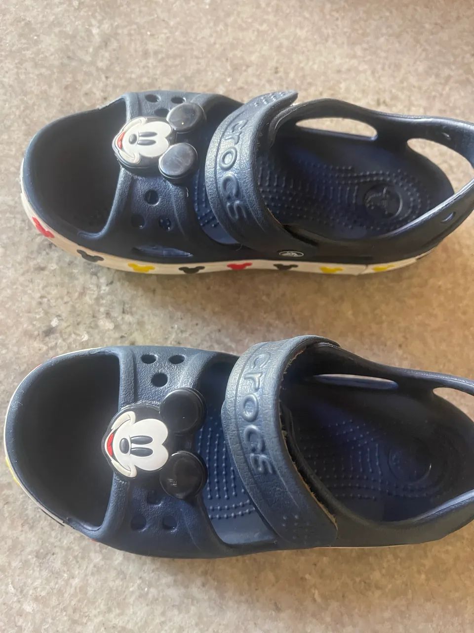 Crocs sandália , tamanho 33 .( J2)  pouco usado 