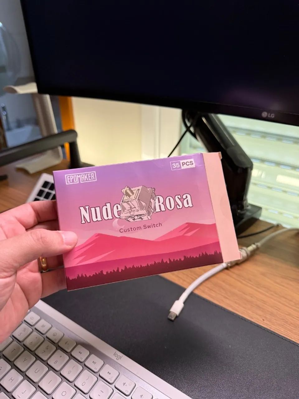Kit com 104 switches EPOMAKER Nude Rosa Silenciosos