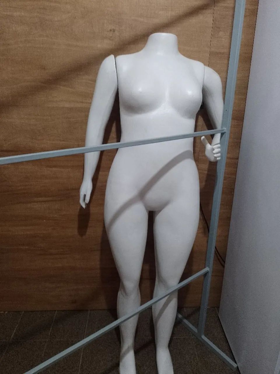 Manequim e arara de chão  - Foto 4