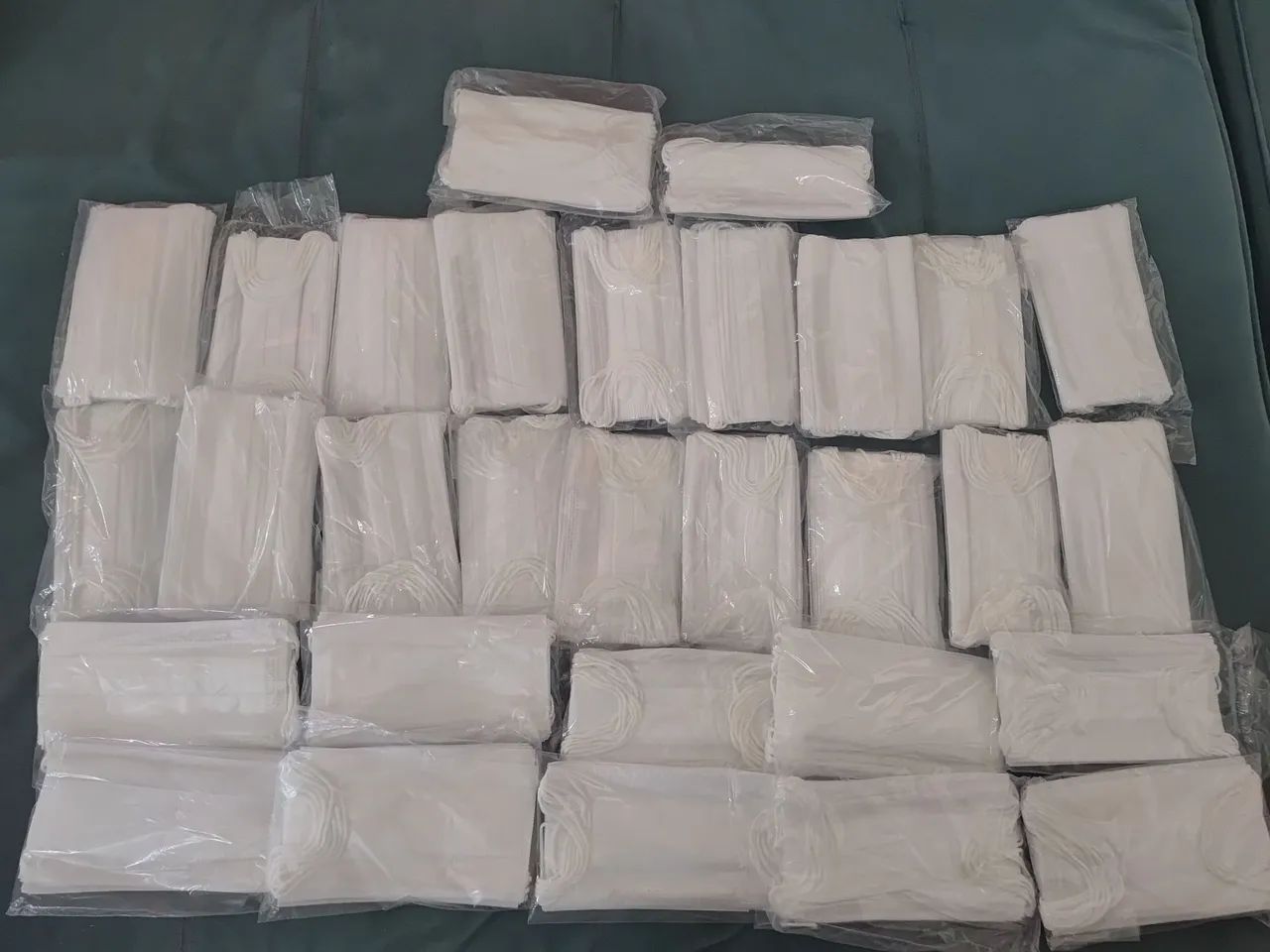 Lote com 300 Máscaras Descartáveis Brancas (30 Pacotes com 10 un) - Foto 3