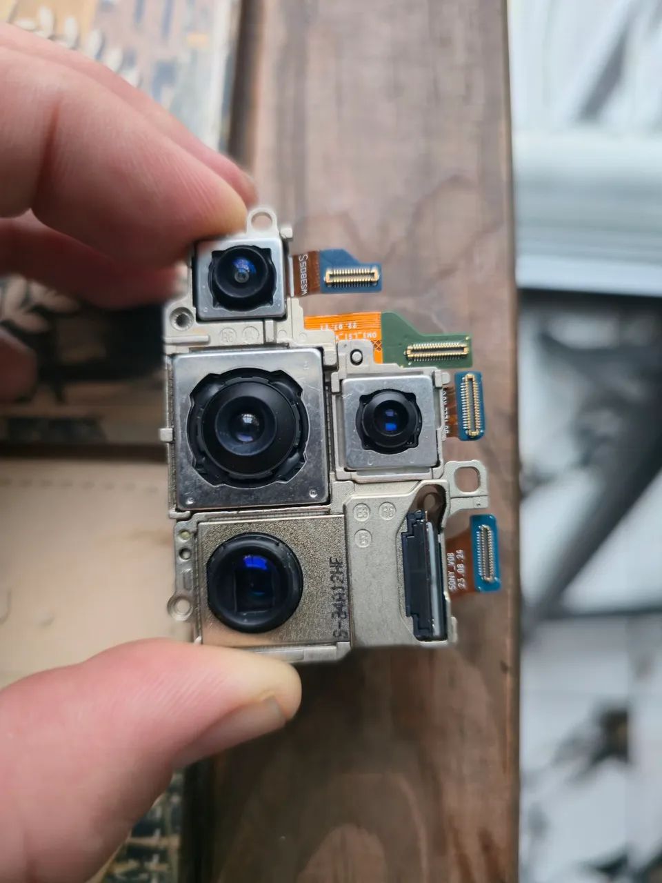 Camera s24 ultra, com leves manchas na lente