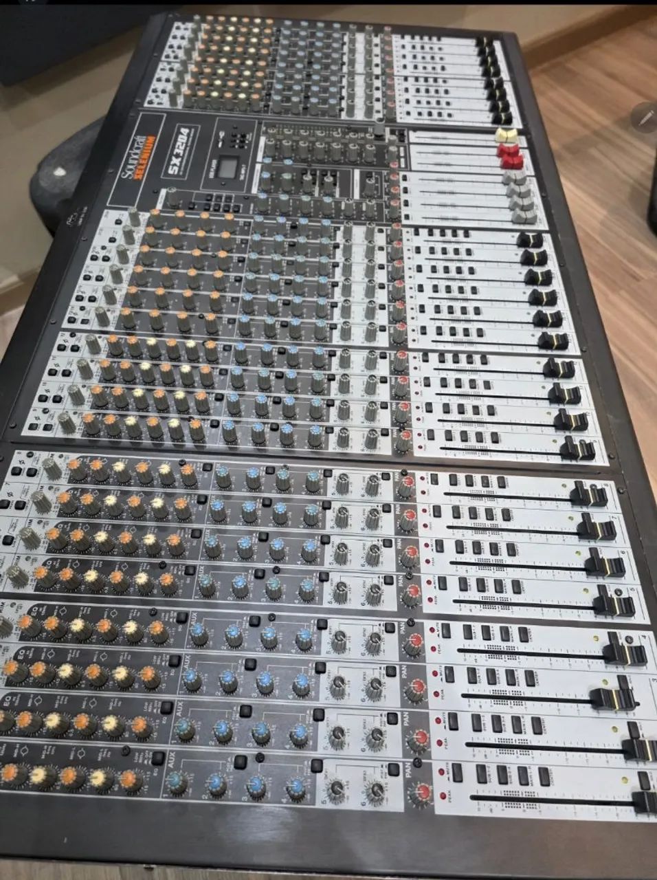 Mesa de som Soundcraft Selenium SX3204(Retirar) - Foto 2