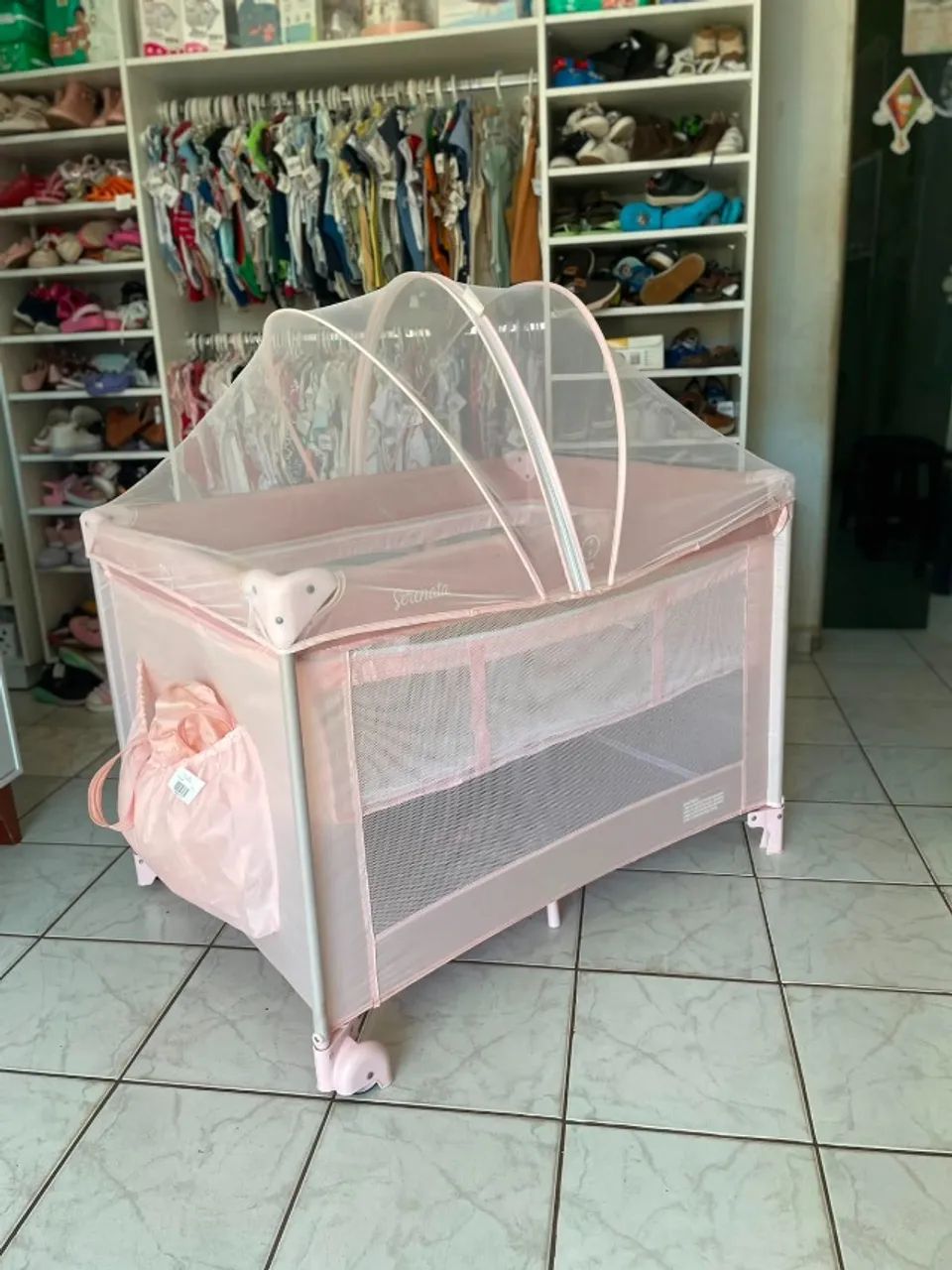 berço portátil rosa semi novo