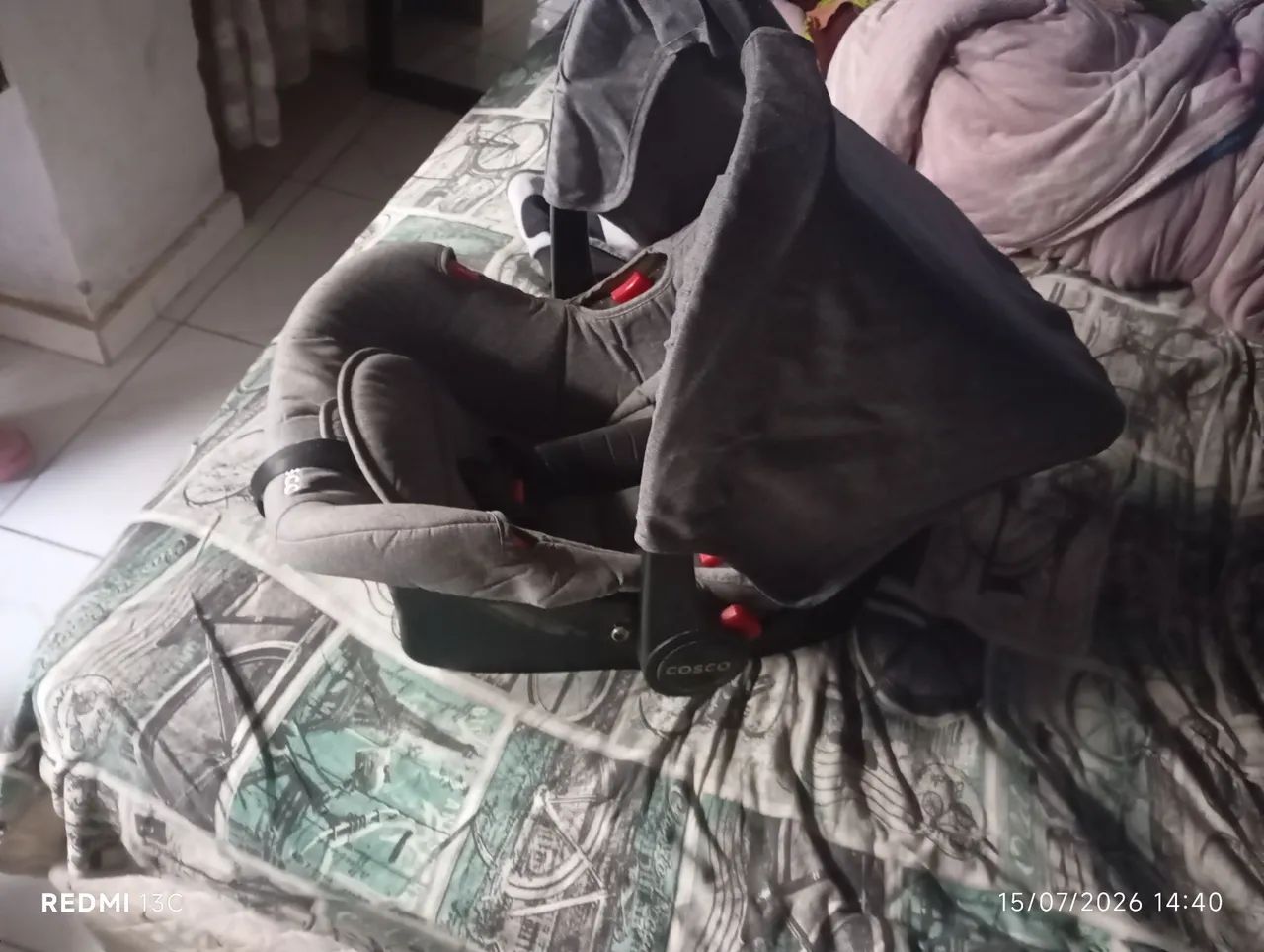 Vende-se carrinho de bebê e bebê conforto  - Foto 2