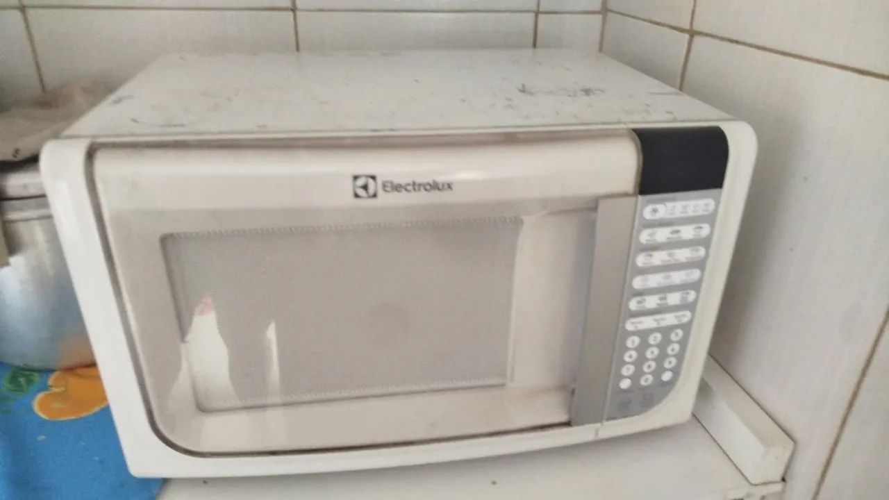Microondas Eletrolux 31litros - Foto 3