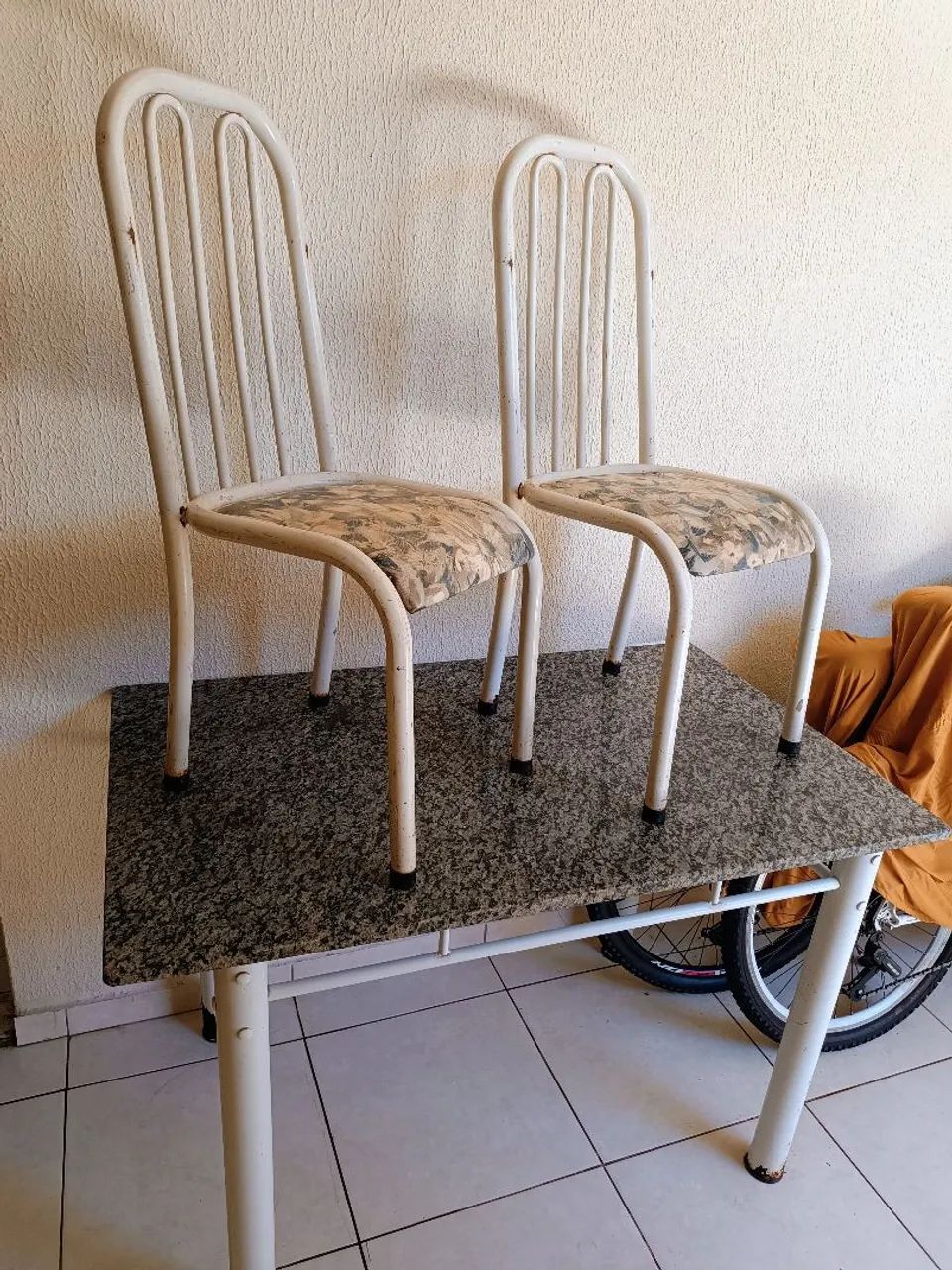 Mesa Metal com Granito e 2 cadeiras  - Foto 2