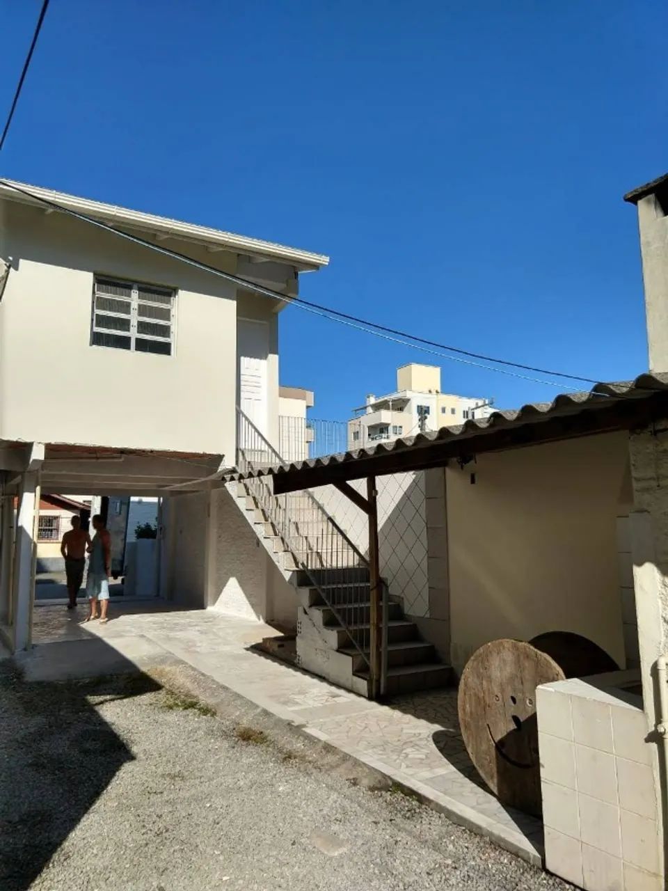 Alugo Kitnet na Ponte de Imaruim com Vaga de Garagem - Foto 2