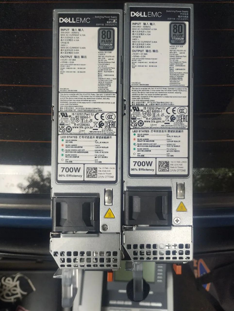 Fonte Dell PowerEdge 700W 80 Plus Titanium D700E-S1 (Nova)