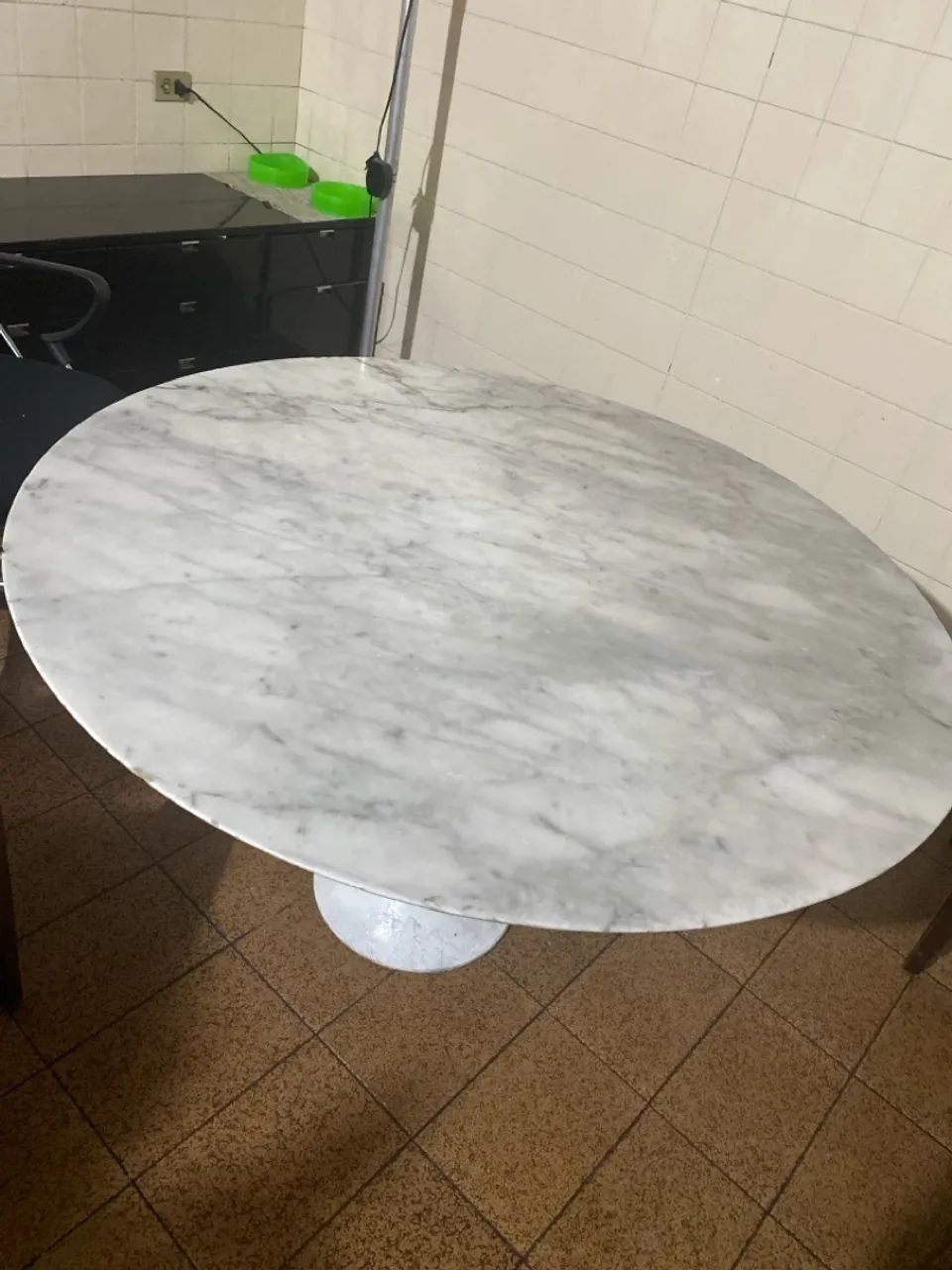 Mesa Sarien com tampo mármore Carrara - Foto 2