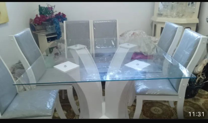 Mesa com seis cadeiras  - Foto 4
