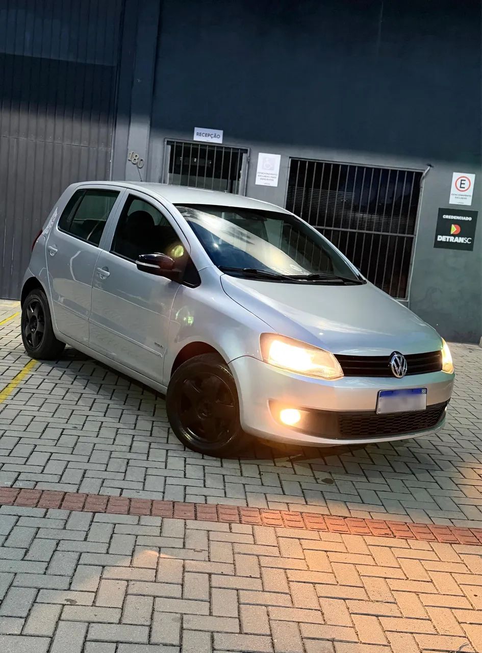 Volkswagen Fox 1.0 MI Total Flex 8V 5P 2011 - Foto 3