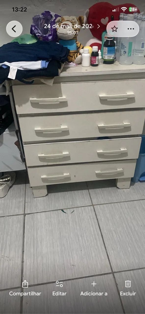 Cômoda. 