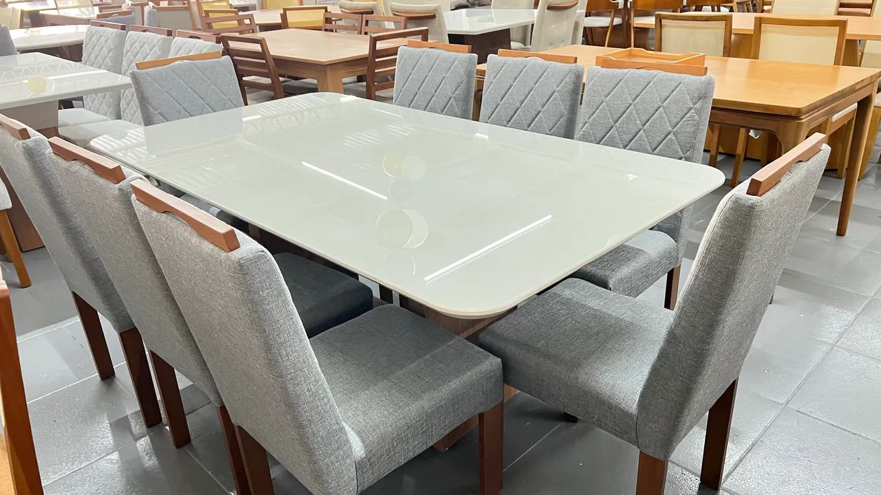 Mesa toda de madeira completa 
