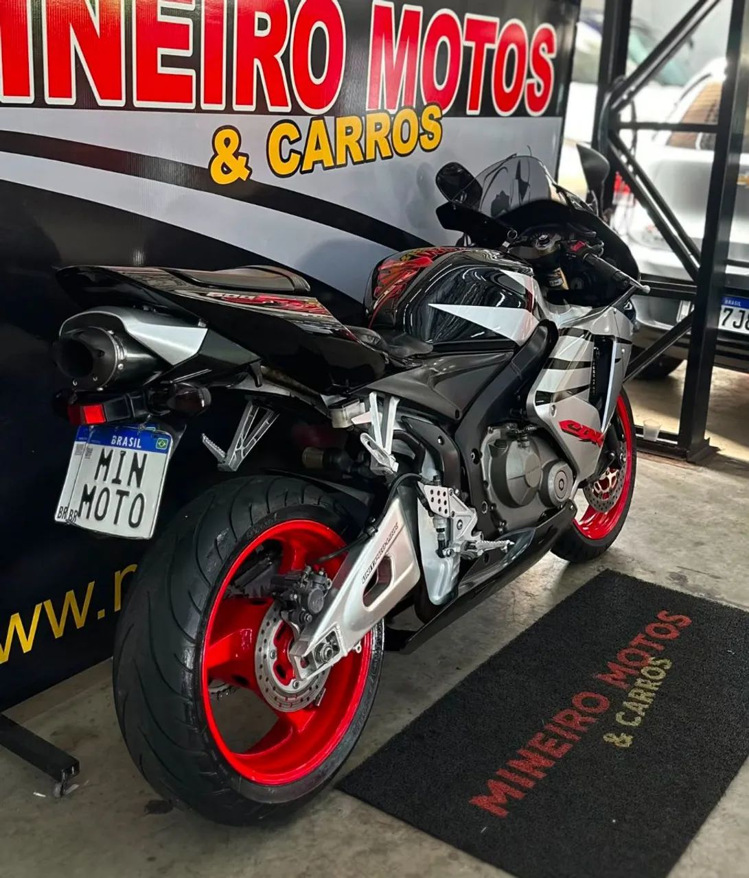 CBR 600 RR - Foto 3