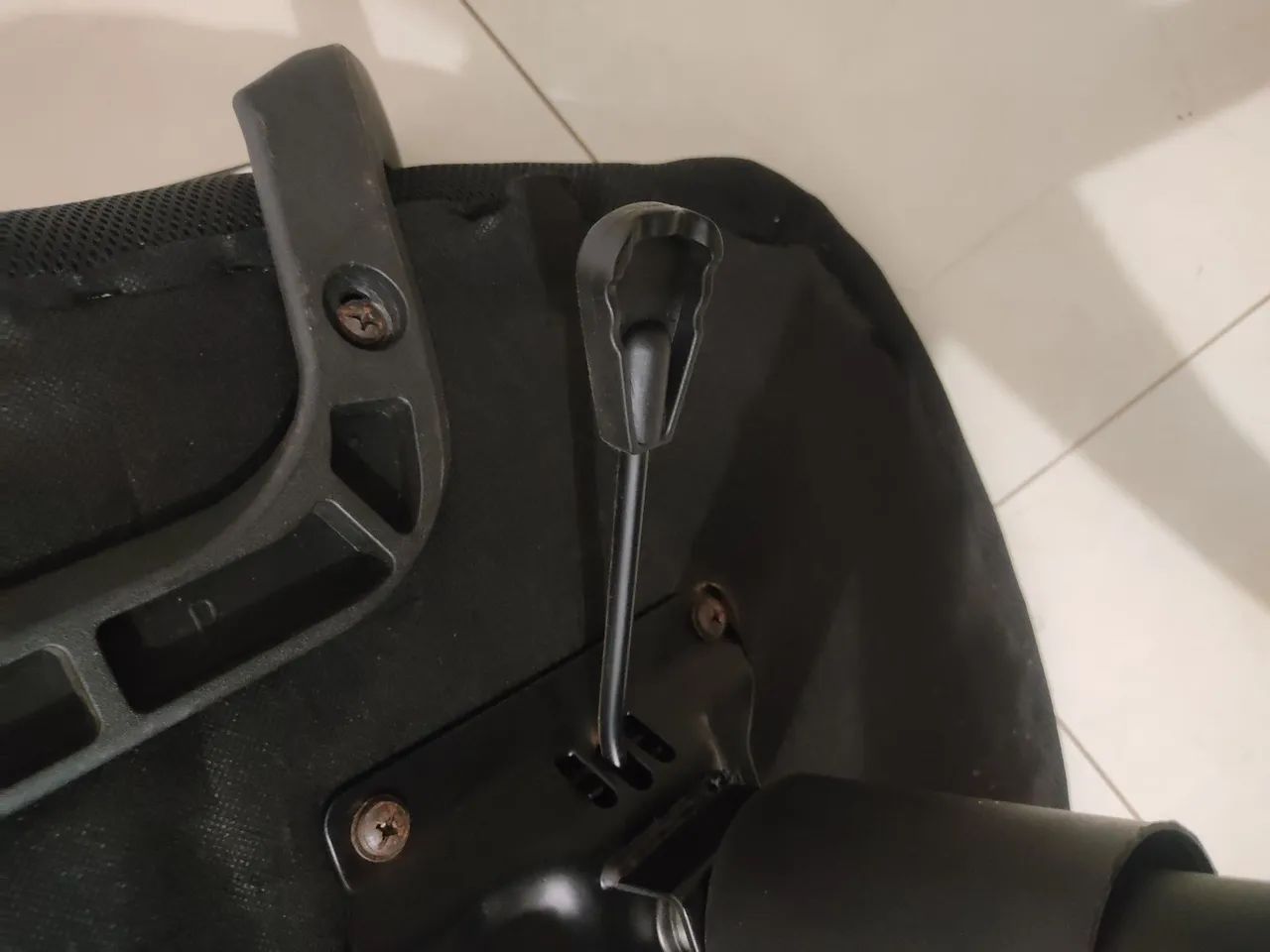 Cadeira de Escritório Ergonômica com Apoio de Cabeça e Mesh - Foto 4
