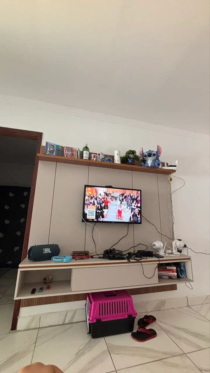 Vende-se painel Vênus 1.80 off white - tv até 65 polegadas 