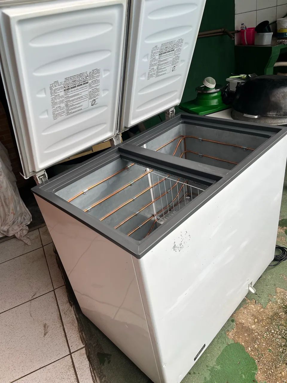 Freezer horizontal 2 tampas 303L - Geladeiras e Freezers - Parque
