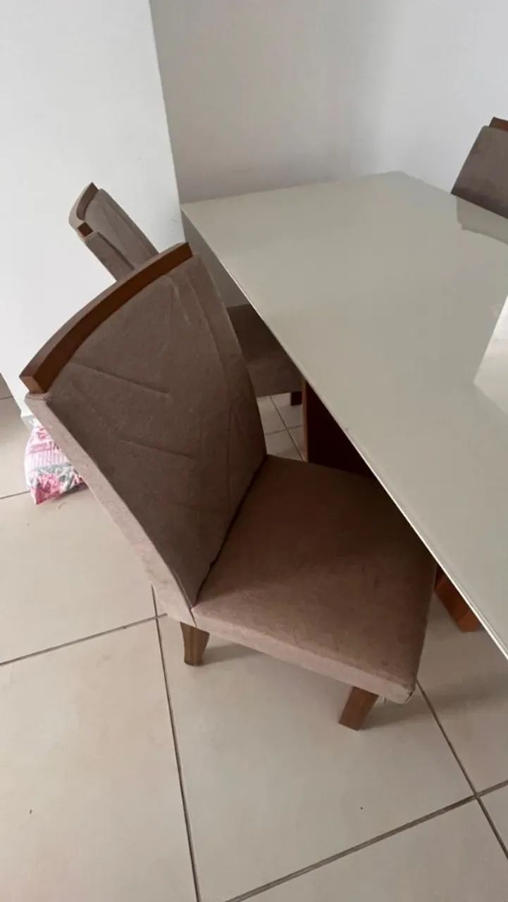 Vende-se mesa com 4 cadeiras  - Foto 4