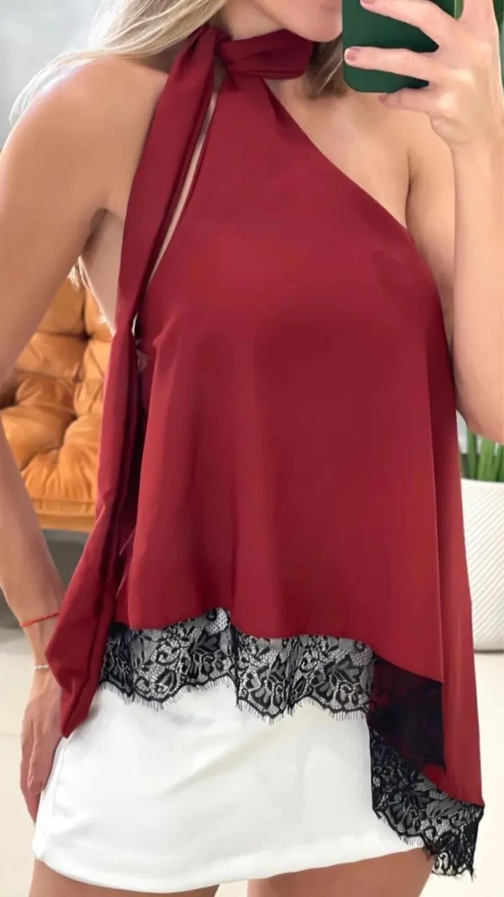Blusa de renda vinho ?