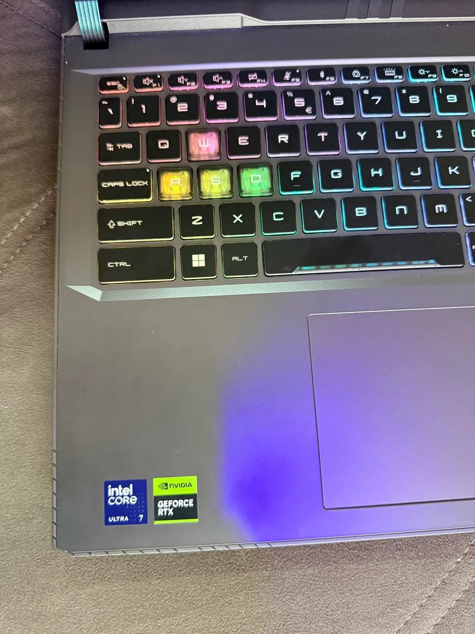 NOTEBOOK MSI VECTOR 16HX ultra 7 + Rtx 5070 TI  - Foto 3