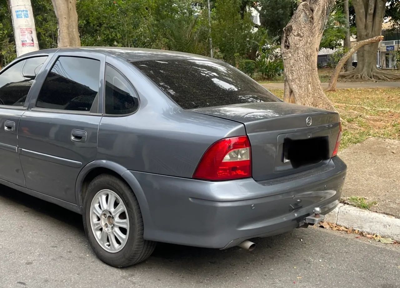 Chevrolet Vectra CD 2.2 16V / 2.0 16V Mec./aut. 2000