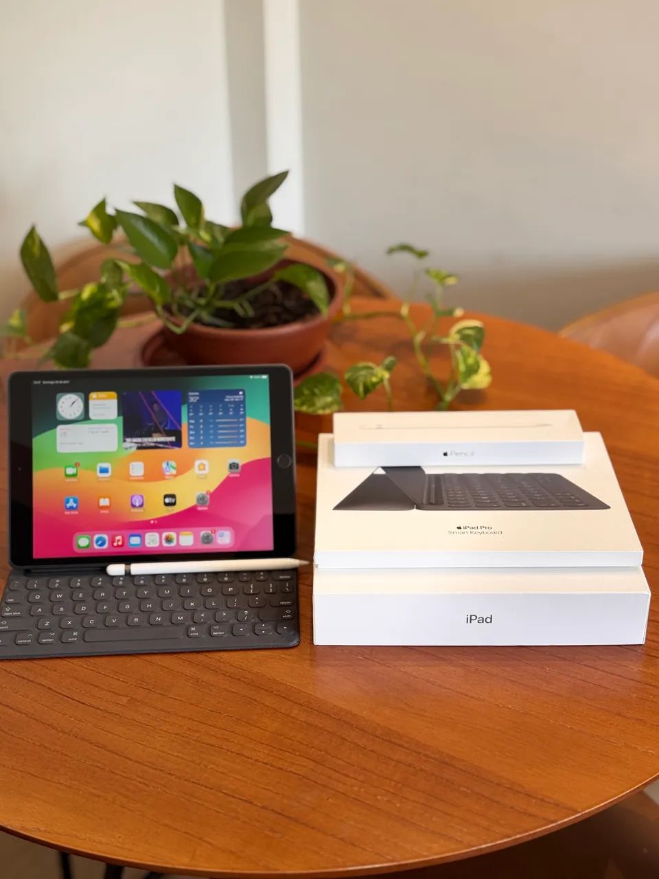 iPad 第8世代 32GB、 Smart Keyboard、 Pencil iPad 8ª Geração 32GB + Apple Pencil + Apple Teclado | Combo