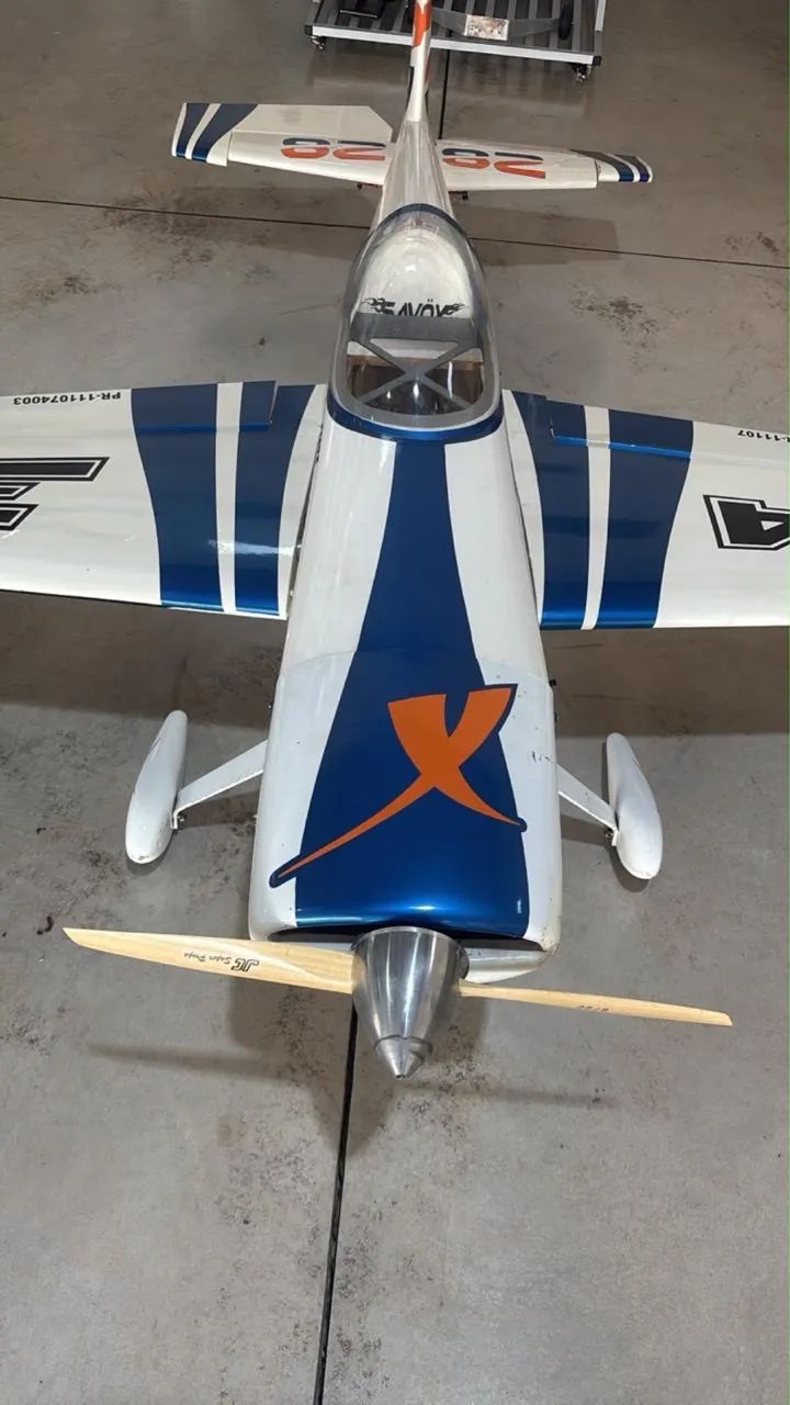 Aeromodelo extra 300 - Foto 5