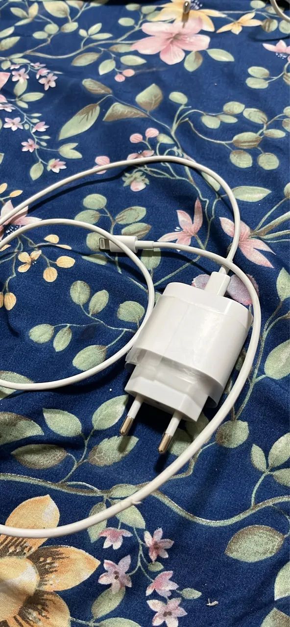 Carregador Rápido 20W Completo com Cabo iPhone e Cabo Tipo C