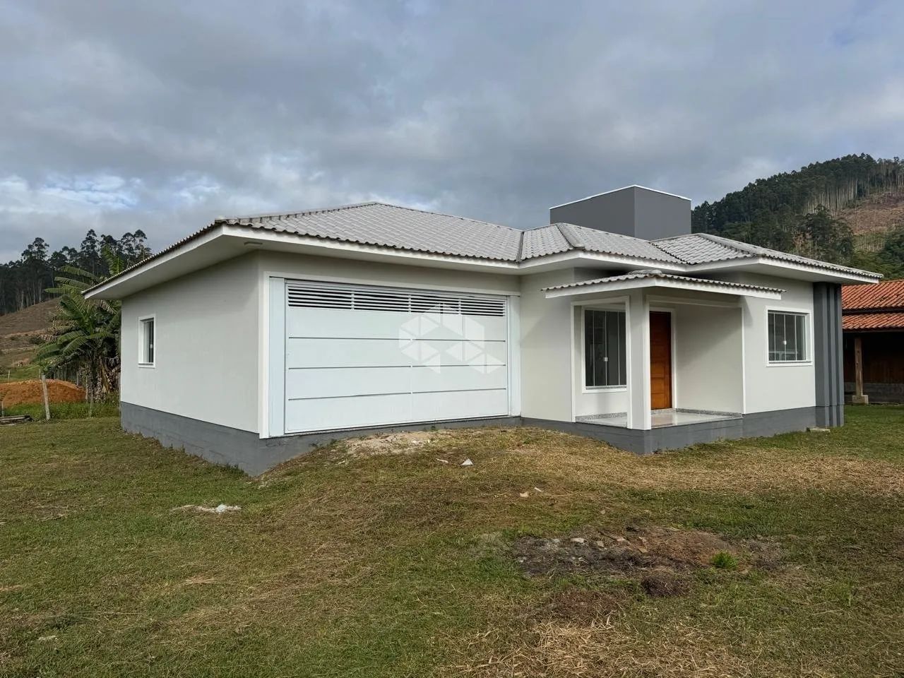 CASA EM ÁREA RURAL COM 3 DORMITÓRIOS E 1 SUITE EM BIGUAÇU - Foto 5