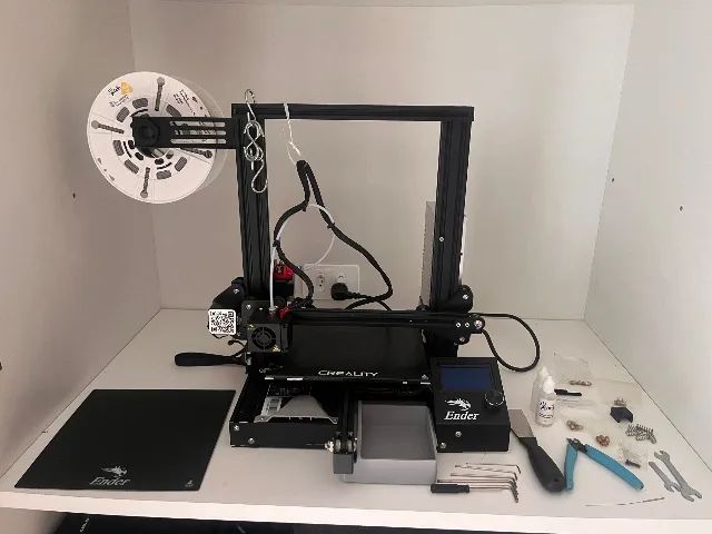 Impressora Ender 3D + Acessórios em ótimo estado