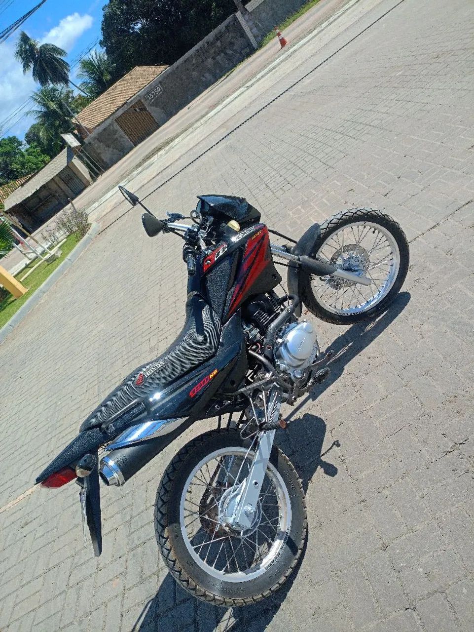 Bros  emplacada pra interior 