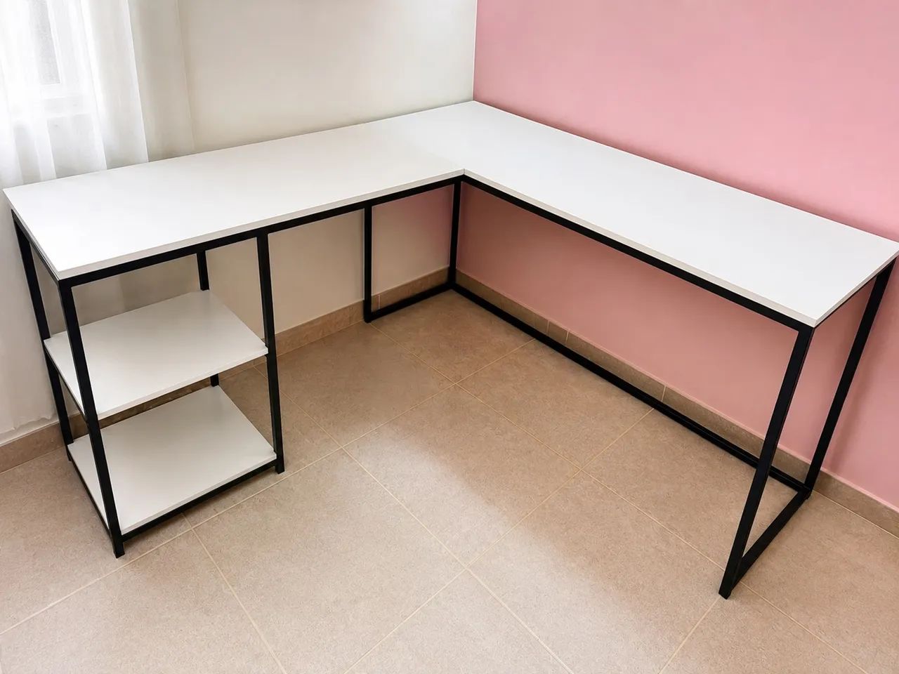 Mesa em L de MDF + Metalon 