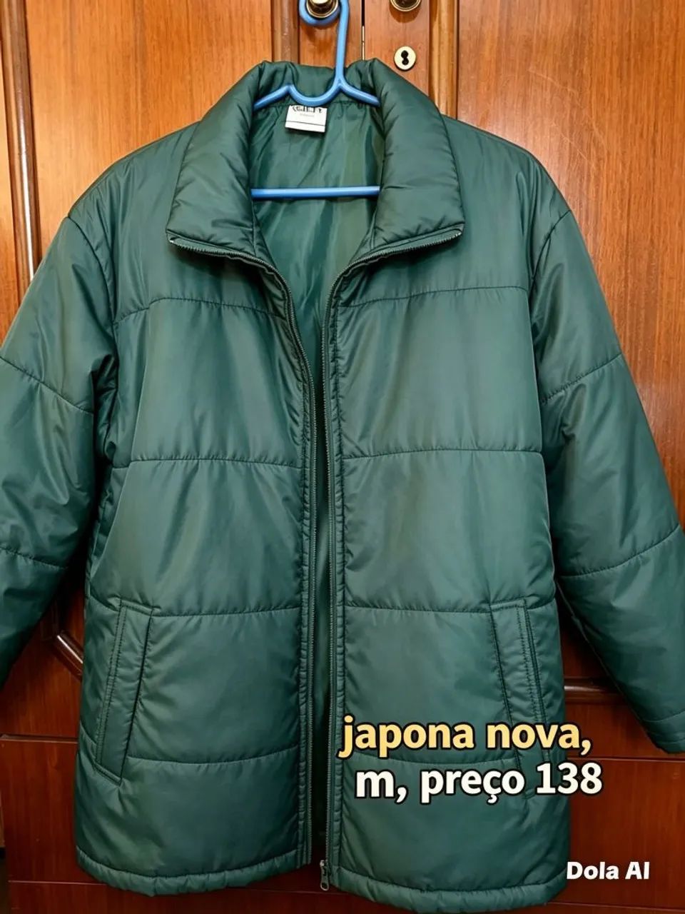 Japona verde, tamanho M, e é Nova.