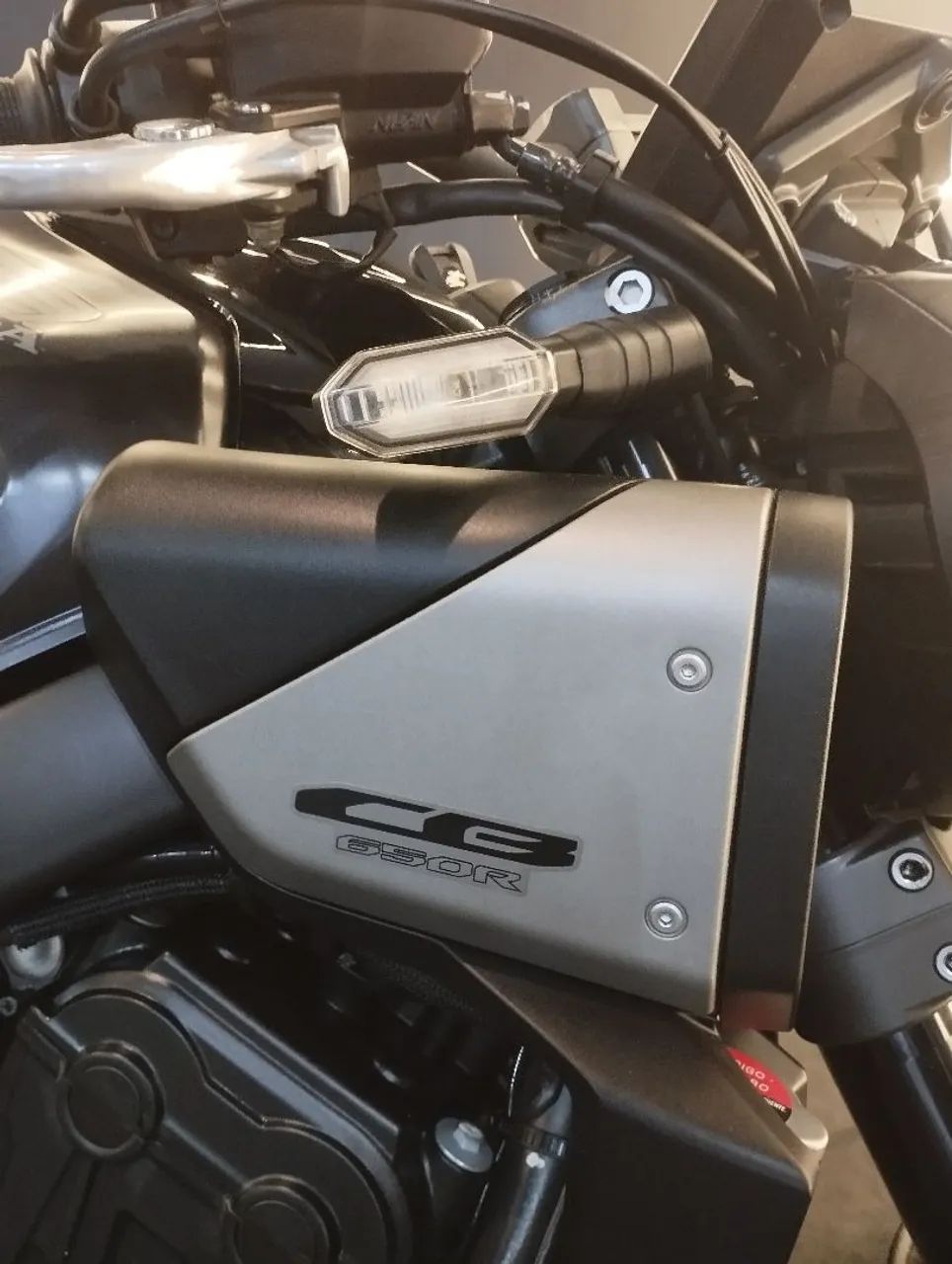 CB 650 R 2026 - Foto 4